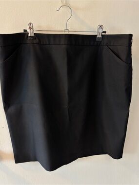 Classic Women's Black Pencil Skirt